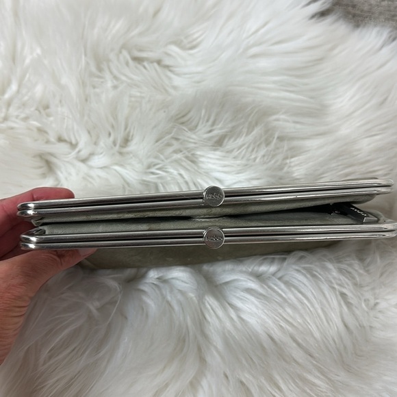 HOBO International Gray Leather Lauren Clutch-Wallet - Picture 3 of 10